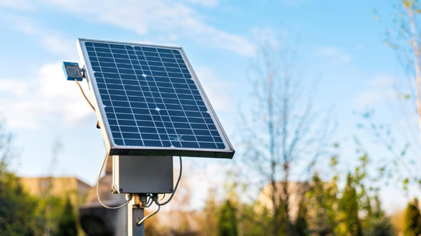 Đ&egrave;n năng lượng mặt trời cho s&acirc;n vườn