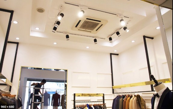 ứng dụng đ&egrave;n led thanh ray chiếu s&aacute;ng showroom b&aacute;n h&agrave;ng