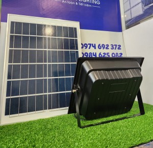 Đèn pha led năng lượng mặt trời Solar Light 100W